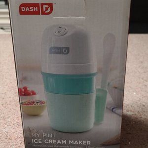 Reposh **DASH Single Serve Ice Cream Dessert Maker**
